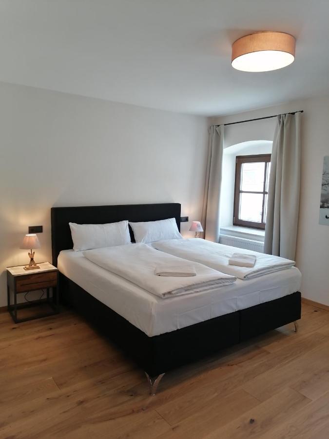 Hotelgasthof Kirchenwirt Schierling Exteriör bild