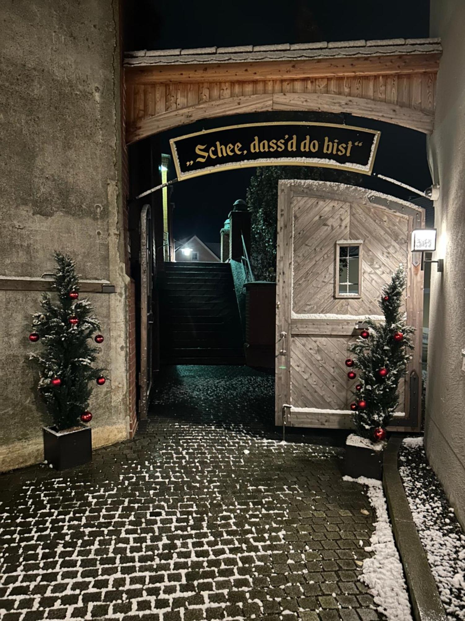 Hotelgasthof Kirchenwirt Schierling Exteriör bild